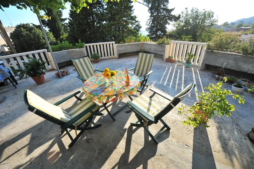 Apartments Villa White House Omis Phòng bức ảnh