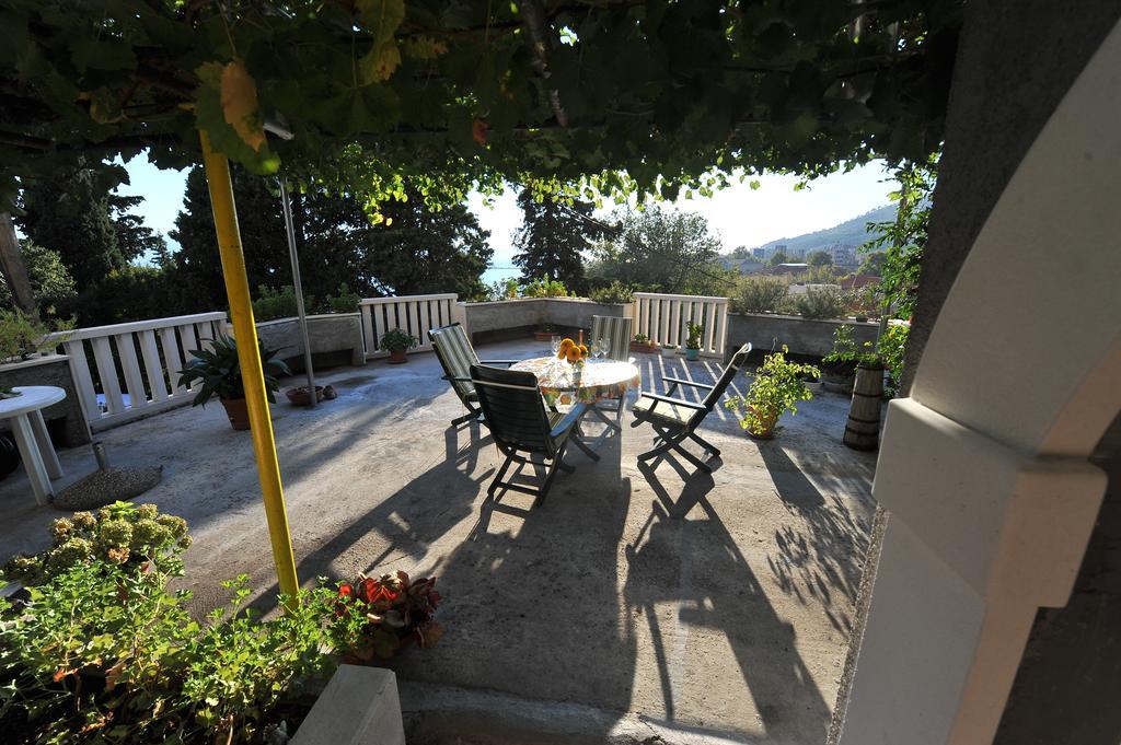 Apartments Villa White House Omis Phòng bức ảnh