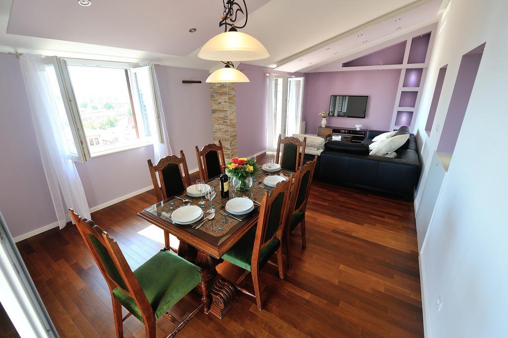Apartments Villa White House Omis Phòng bức ảnh