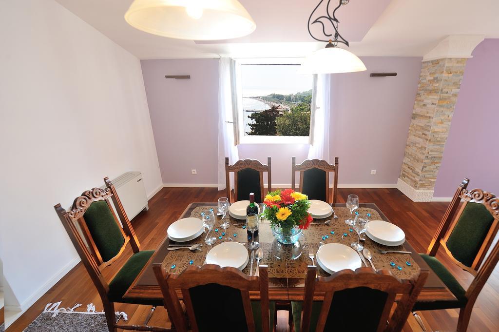 Apartments Villa White House Omis Phòng bức ảnh