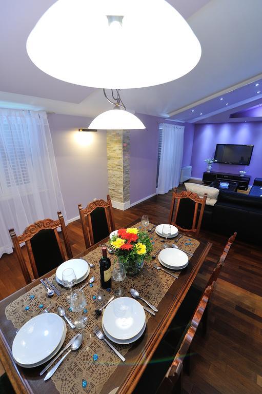 Apartments Villa White House Omis Phòng bức ảnh