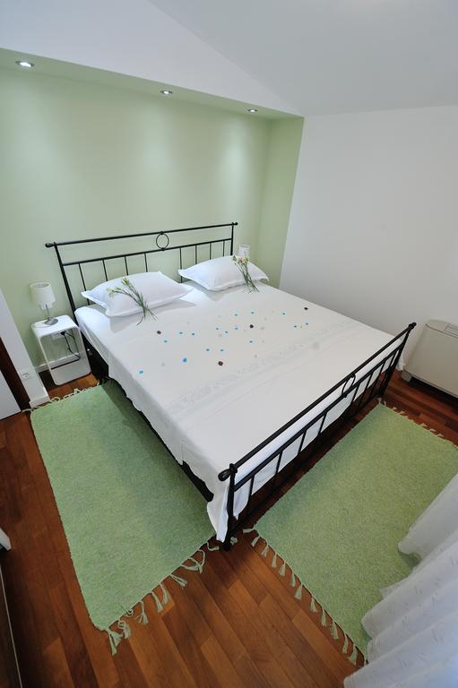 Apartments Villa White House Omis Phòng bức ảnh