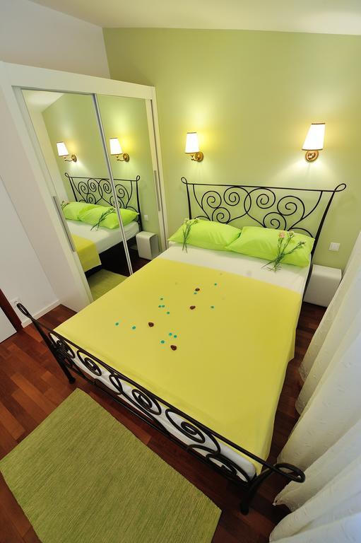 Apartments Villa White House Omis Phòng bức ảnh