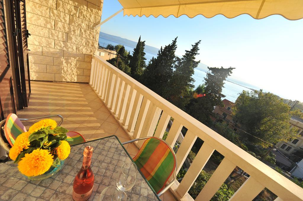 Apartments Villa White House Omis Phòng bức ảnh