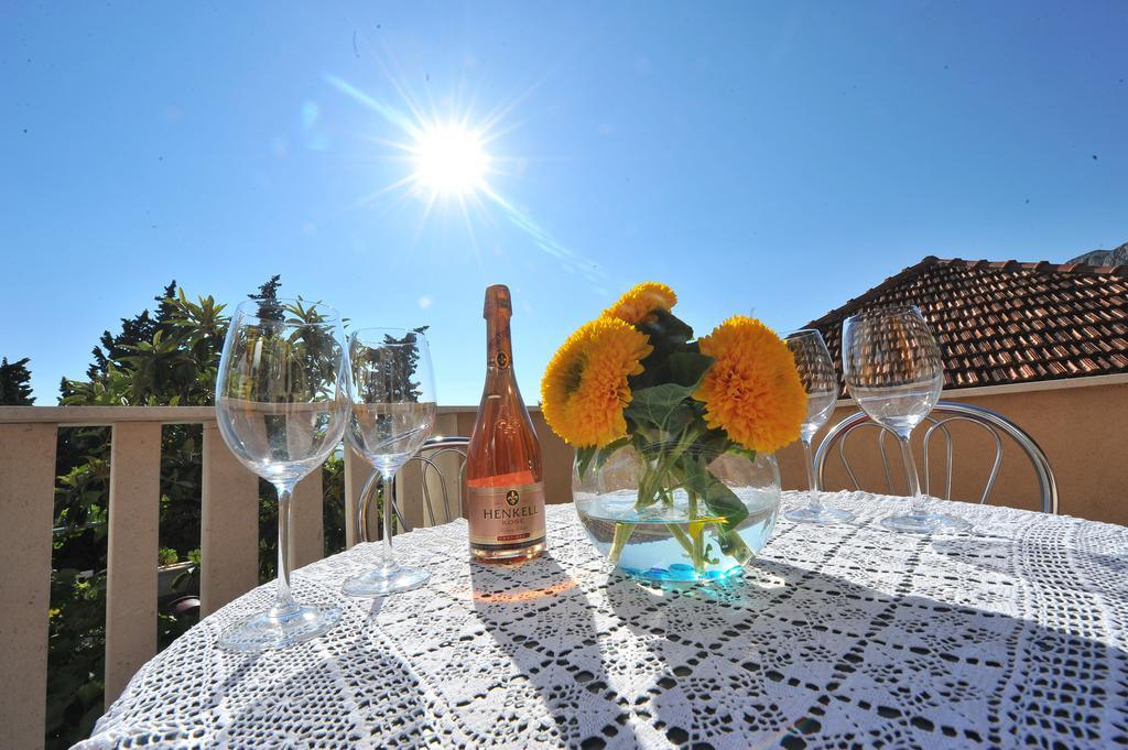 Apartments Villa White House Omis Phòng bức ảnh
